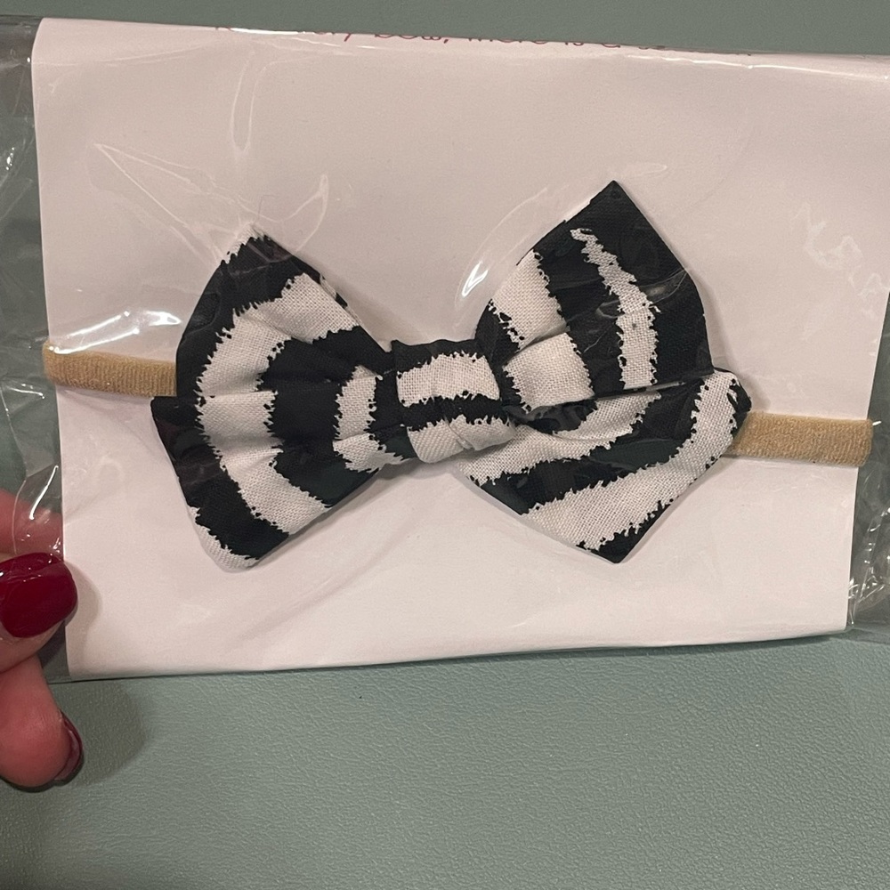 NWT 🏷️ infant  bow zebra headband